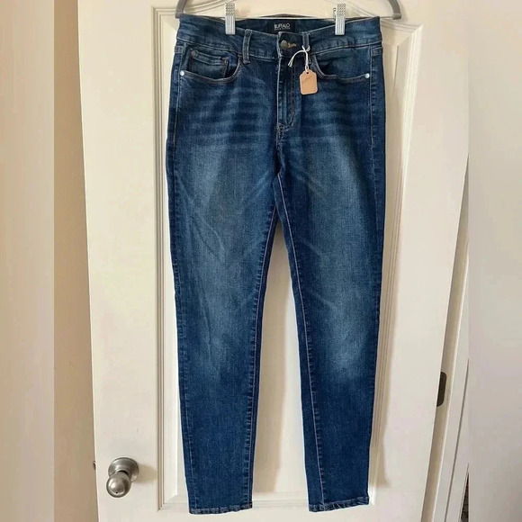 Buffalo Medium Washed, Distressed MidRise Skinny Stretch Women’s size 30 - Picture 1 of 14